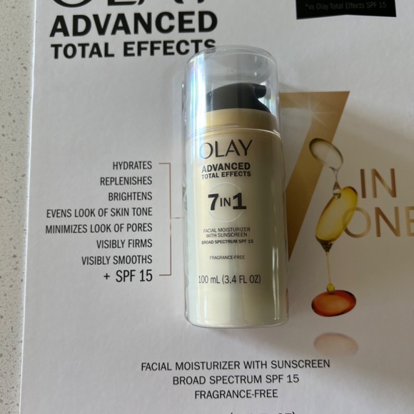 Olay Advanced Total Effects 40% More Vitamin B3 +SPF 15--Size 3.4 FL OZ/100 mL - Picture 3 of 7